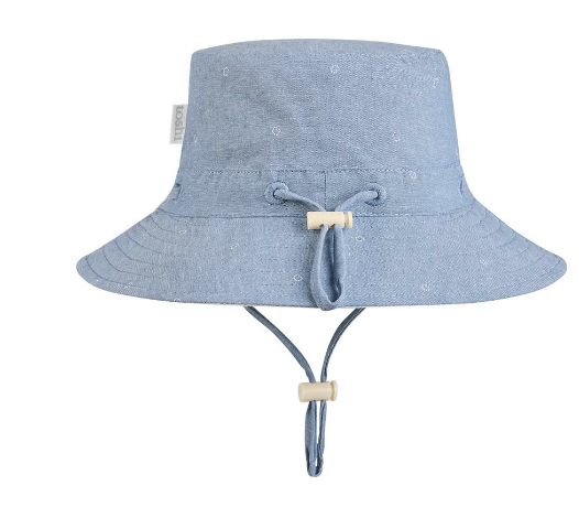 Toshi Sunhat Xavier Dusk