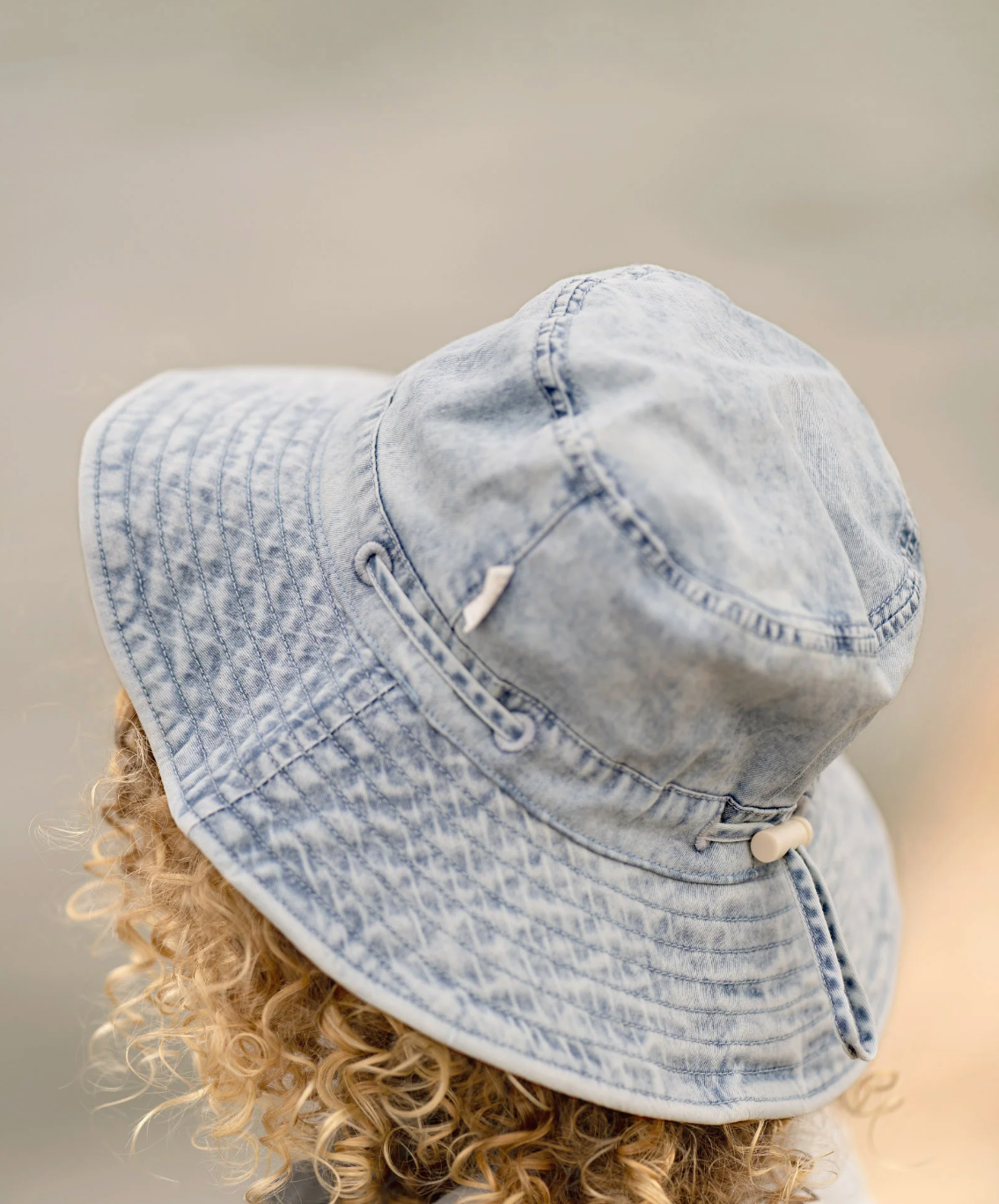 Toshi Sunhat Olly Indiana